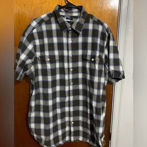 Short sleeve button down